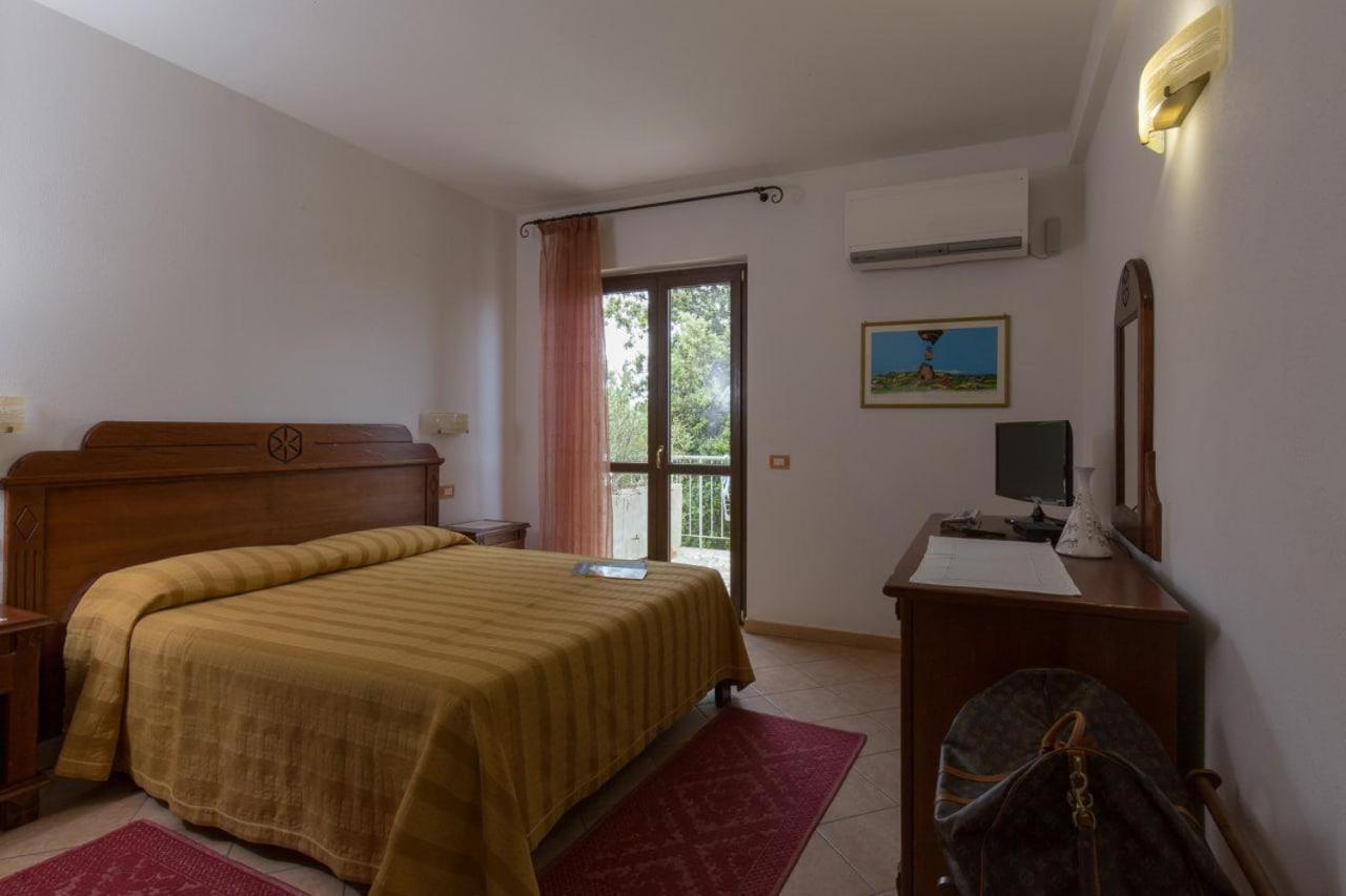 Hotel Ispinigoli Доргали Экстерьер фото