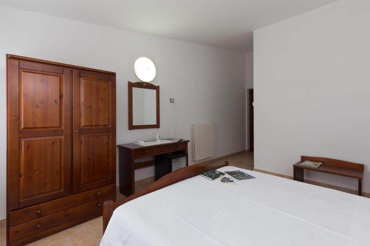 Hotel Ispinigoli Доргали Экстерьер фото