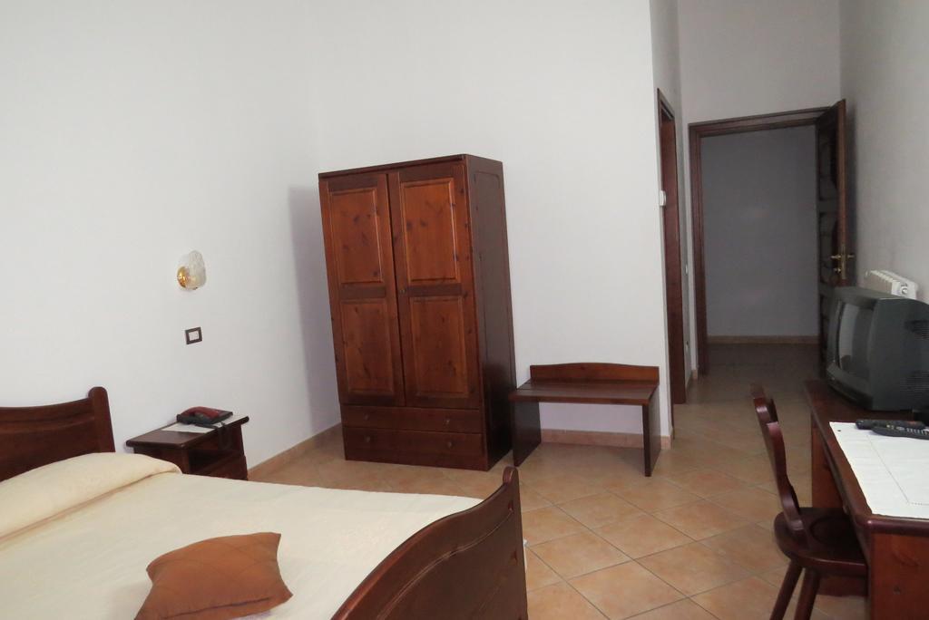 Hotel Ispinigoli Доргали Номер фото