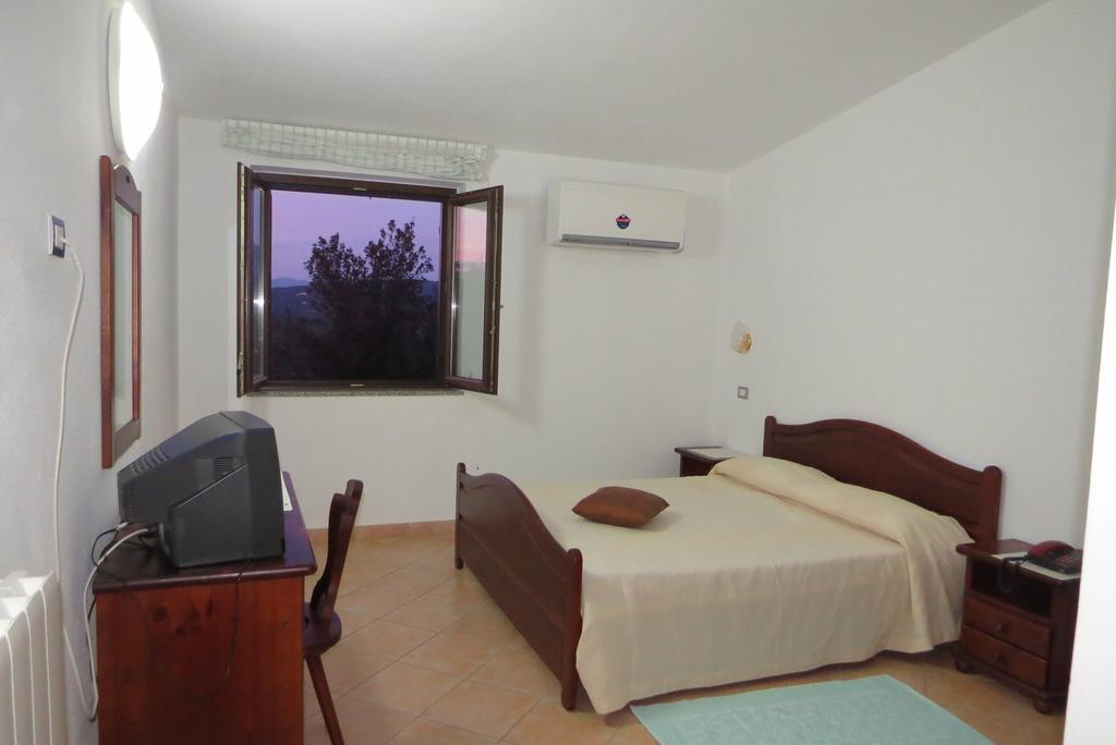 Hotel Ispinigoli Доргали Номер фото
