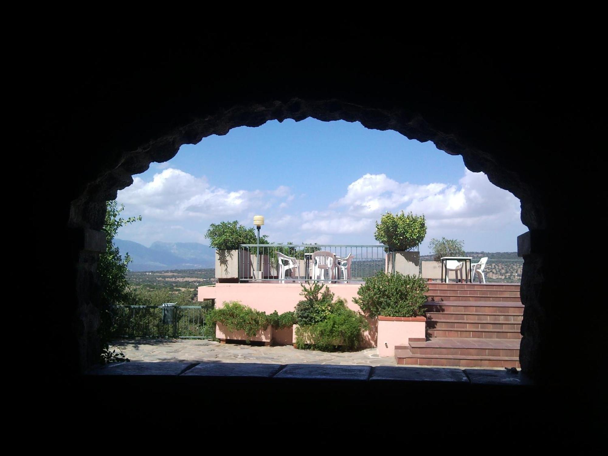 Hotel Ispinigoli Доргали Экстерьер фото